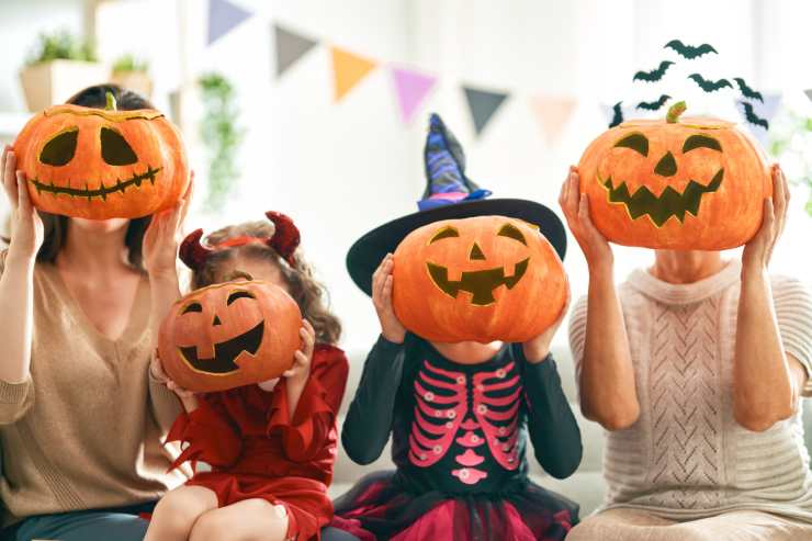 bambini zucca halloween